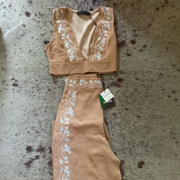 Missguided Tan Lace Trim Jumpsuit - Picture 1 of 2